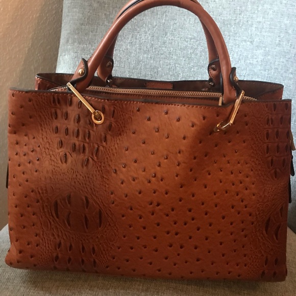 Faux Python Leather Handbag. Brand new! This can be worn casual or dressy! - Picture 4 of 10